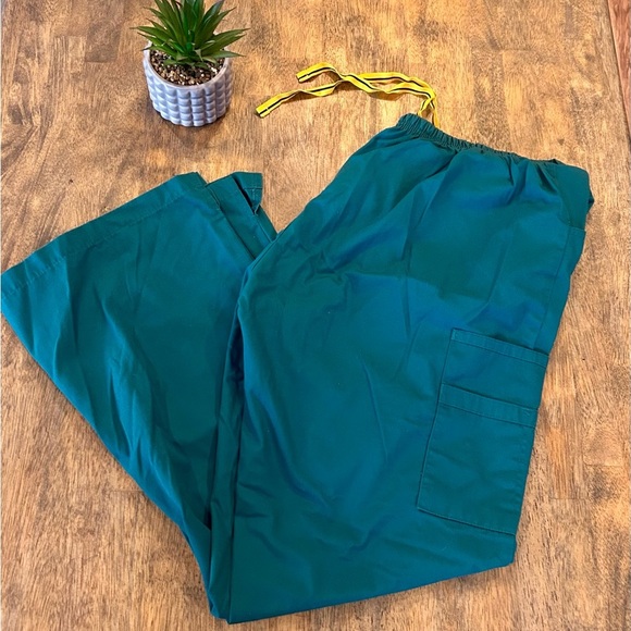 Spread Good Cheer Teal/Blue Scrub Pants XL 2 Pack - Picture 7 of 8